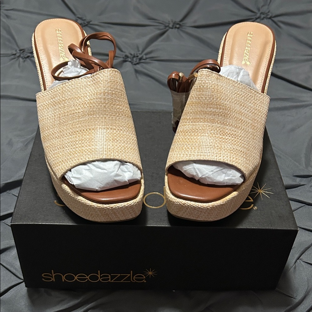 Shoe Dazzle Beige Woven Mules